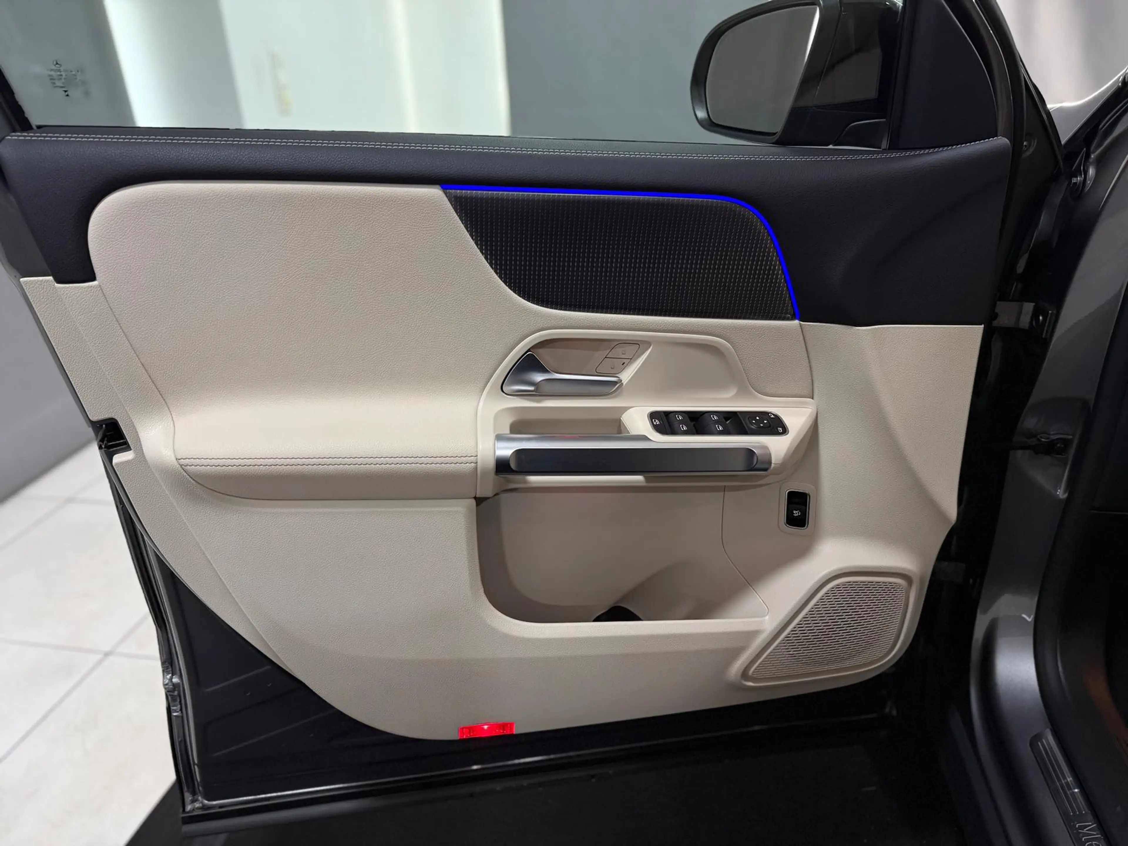 Mercedes-Benz EQB 300 4M AMG 19"*LEDER BEIGE*AMBI*LED*KAM* — photo 12