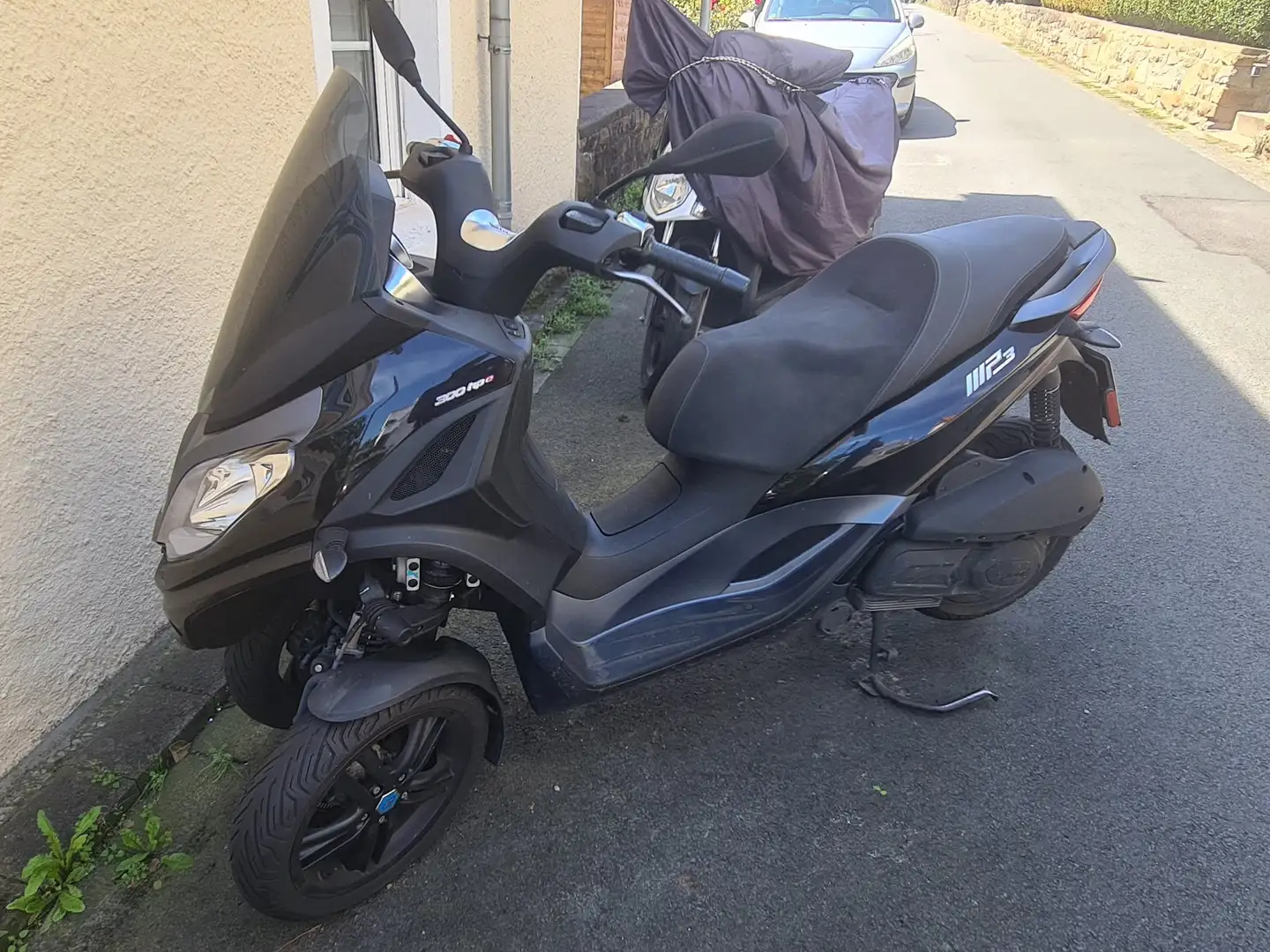 Piaggio MP3 300 Schwarz - 2