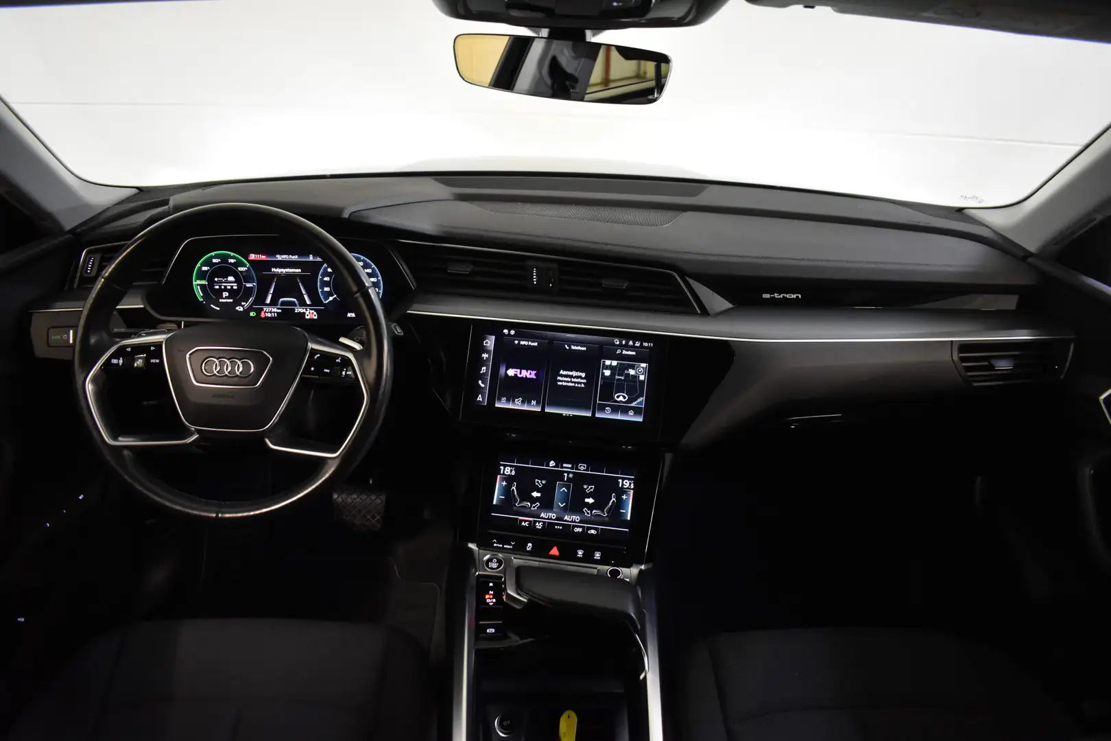 Audi e-tron 50 QUATTRO BUSINESS EDITION 71 kWh CAMERA/MEMORY/L Grijs - 2