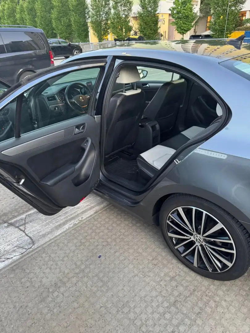 Volkswagen Jetta Jetta 1.8 TSI DSG Comfortline Šedá - 2