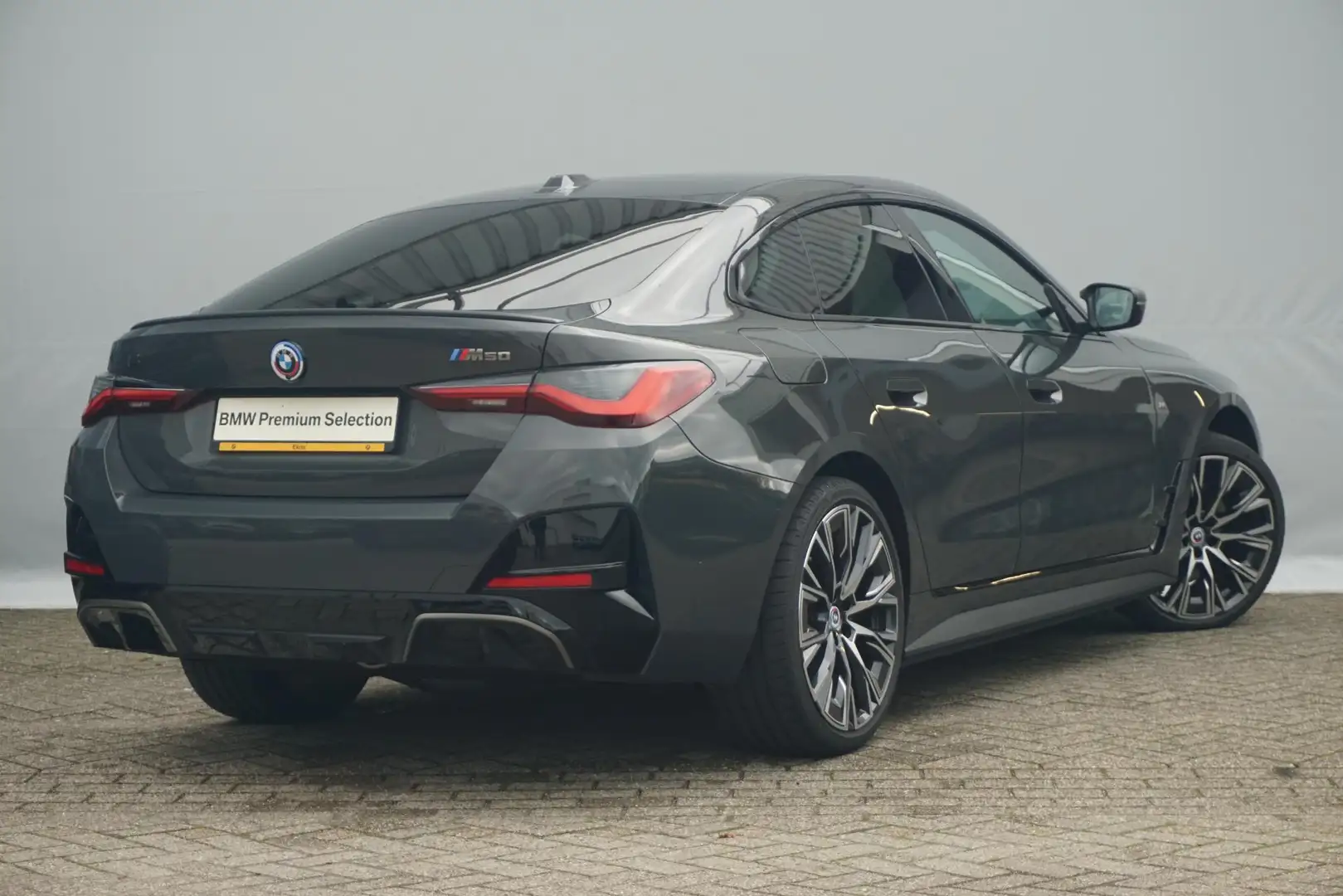 BMW i4 M50 High Executive 84 kWh | Trekhaak / Memory Stoe Gris - 2