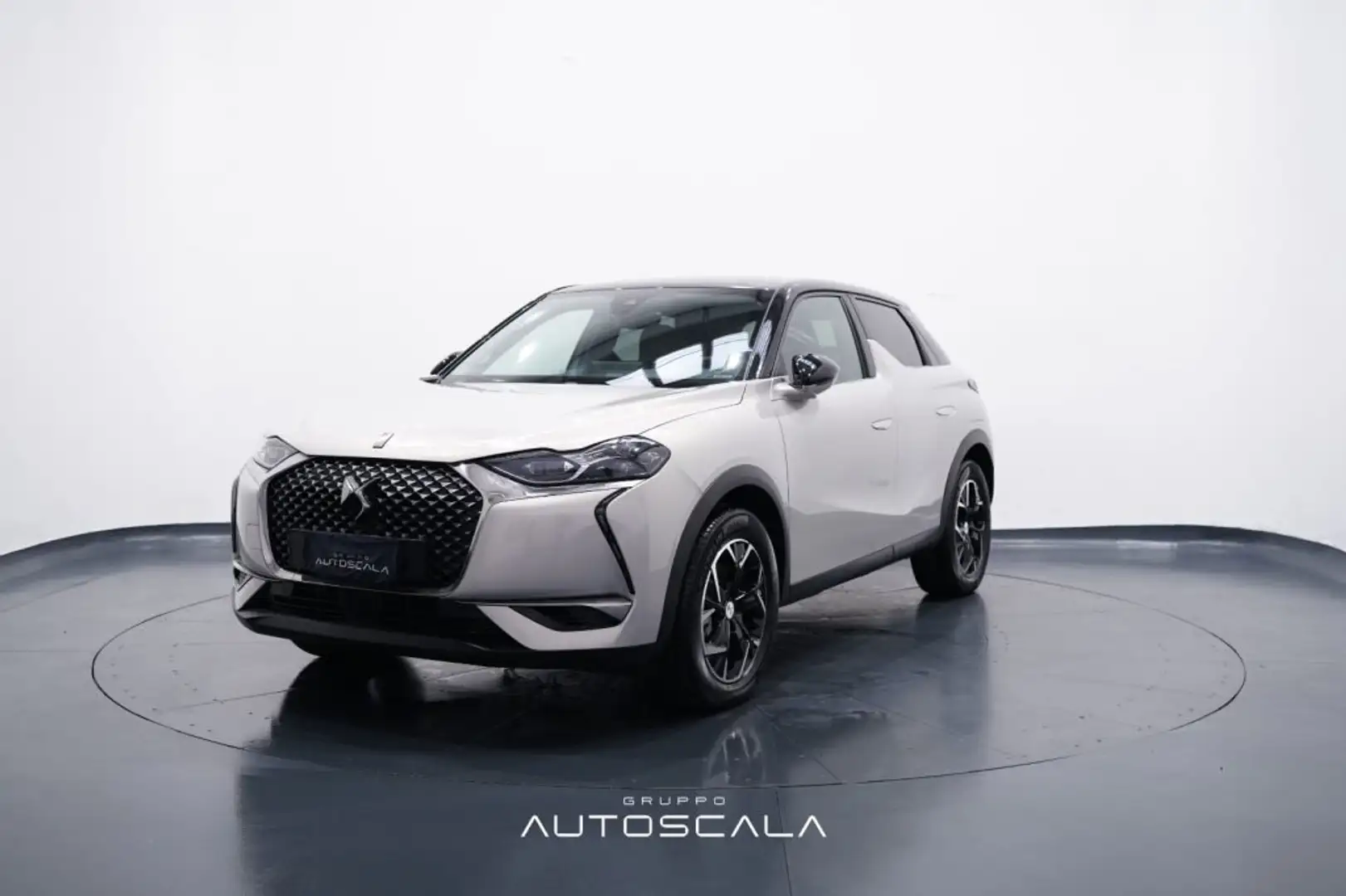 DS Automobiles DS 3 Crossback E-Tense Grand Chic Šedá - 2