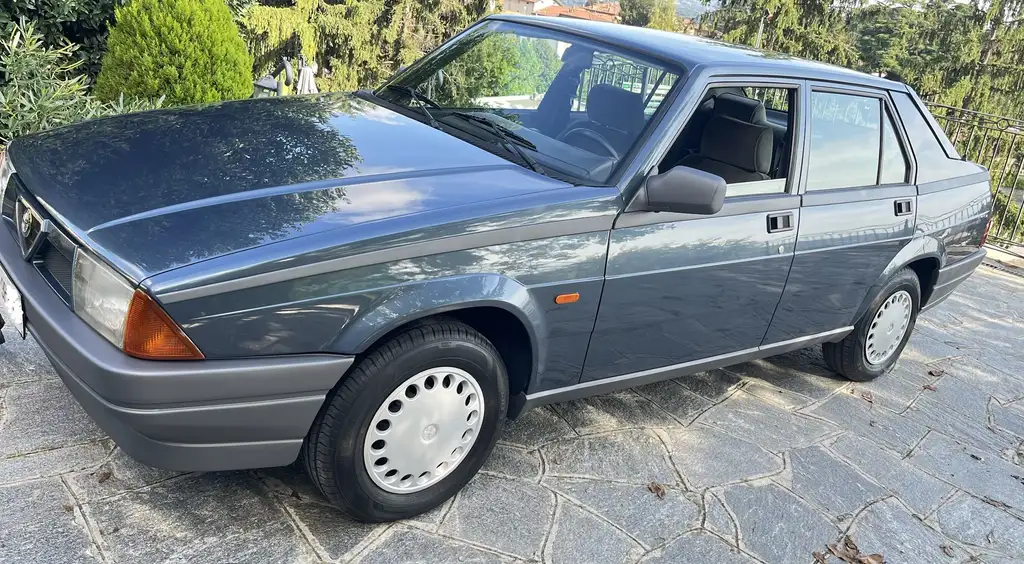 Alfa Romeo 75 1990 из Европы — купить под ключ