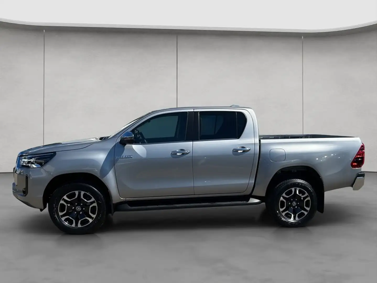 Toyota Hilux HiLux 2.8 D4-D 4x4 Double Cab MHEV Autm. Zilver - 2
