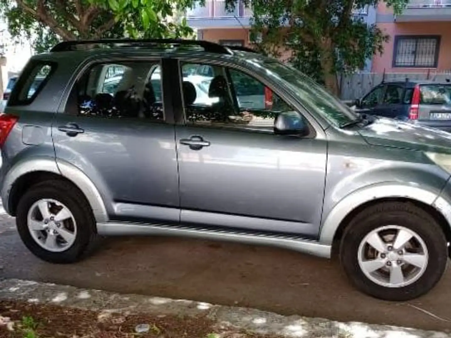 Daihatsu Terios 1.5 SX O.F. Gris - 1