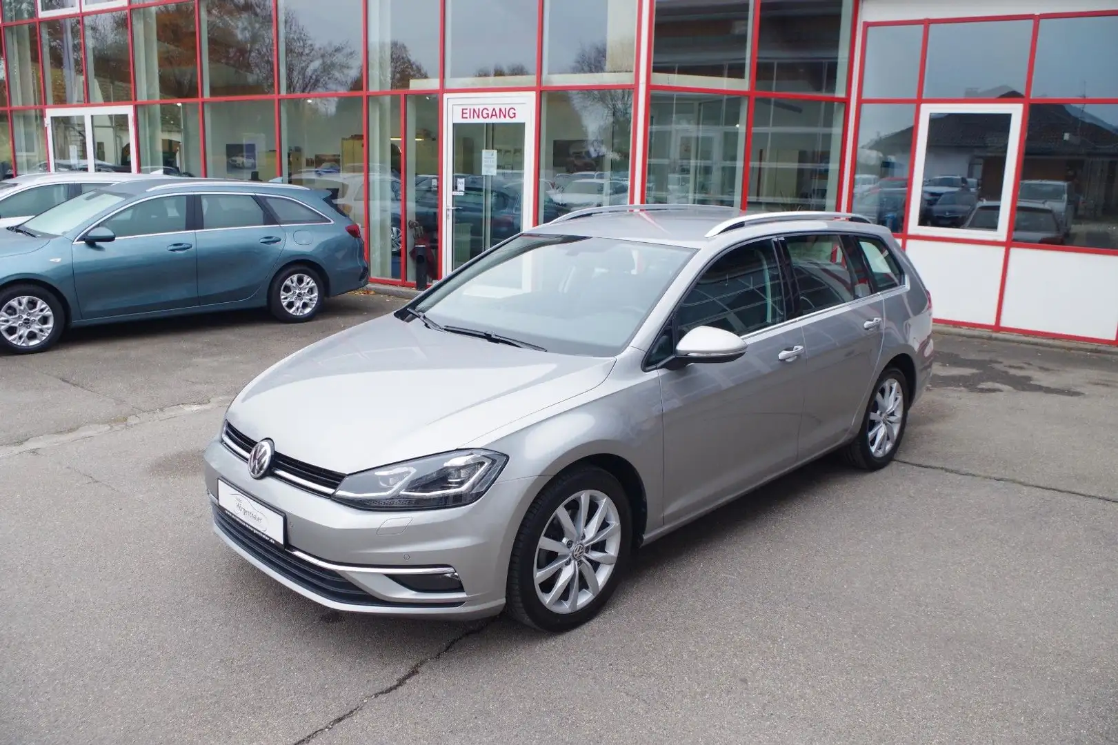 Volkswagen Golf Variant 2.0 TDI Highline, LED, Navi, ACC Grau - 1