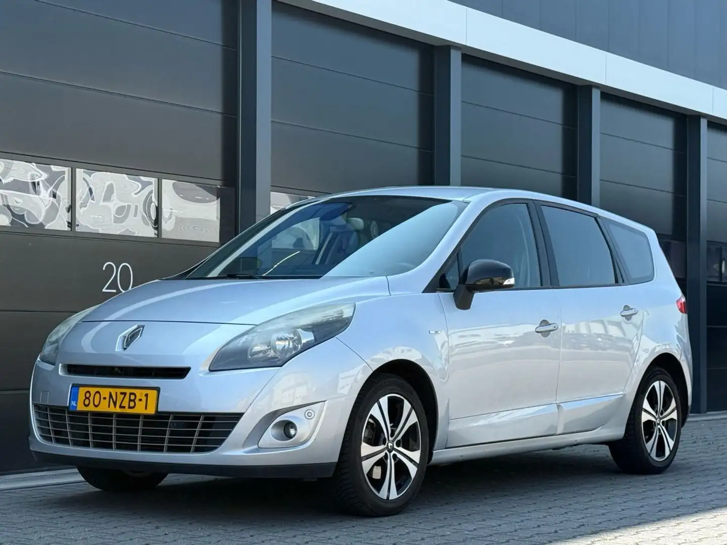 Renault Grand Scenic 1.4 TCe Bose Navi Clima PDC Grau - 1