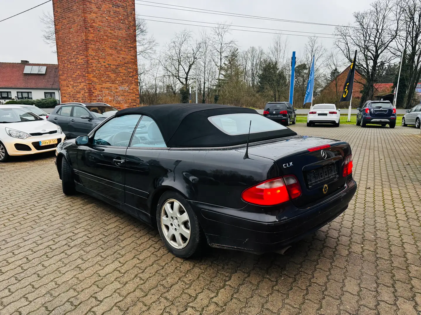 Mercedes-Benz CLK 200 2 Liter Avantgarde Schwarz - 2