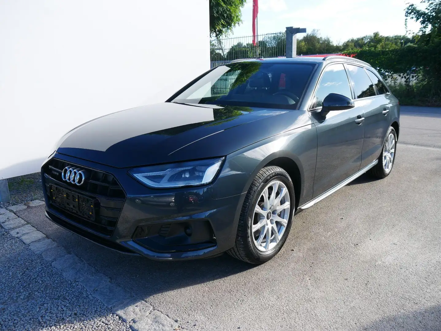 Audi A4 AUDI A4 AVANT 40 TDI QUATTRO*NAVI*LED*PDC*SHZ*AHK- Grau - 2