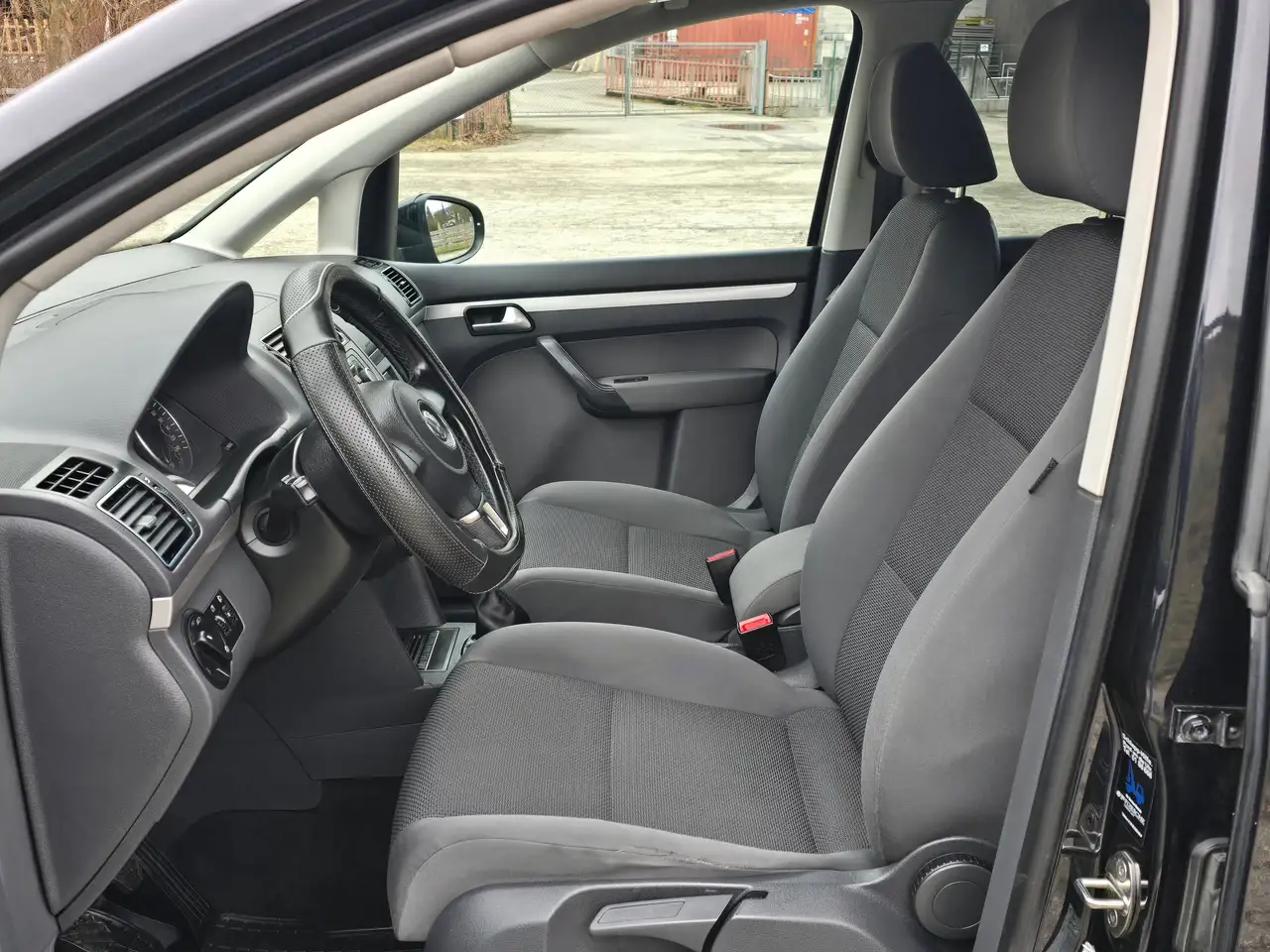 Volkswagen Touran Trendline Kredit – Bild 10