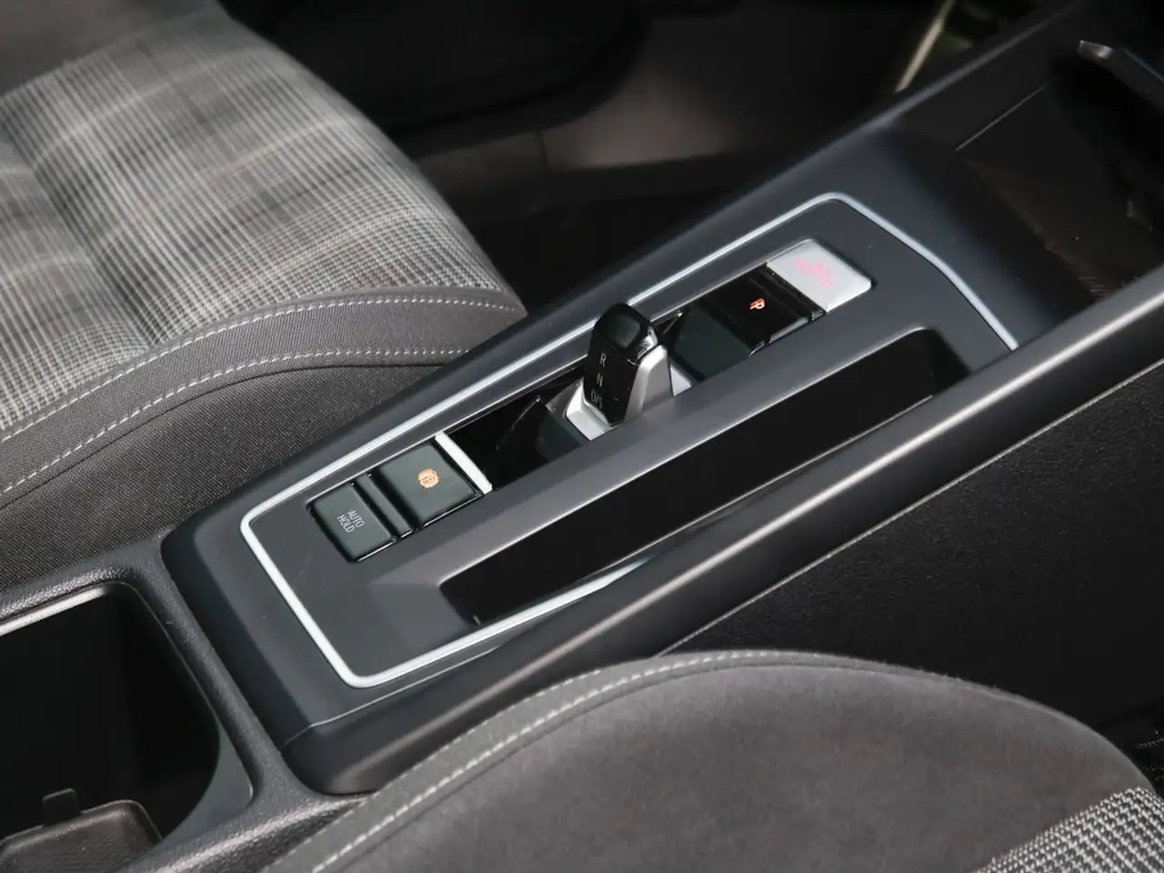Volkswagen Golf GTD 2.0 TDI DSG Navi/Matrix/RFK 9