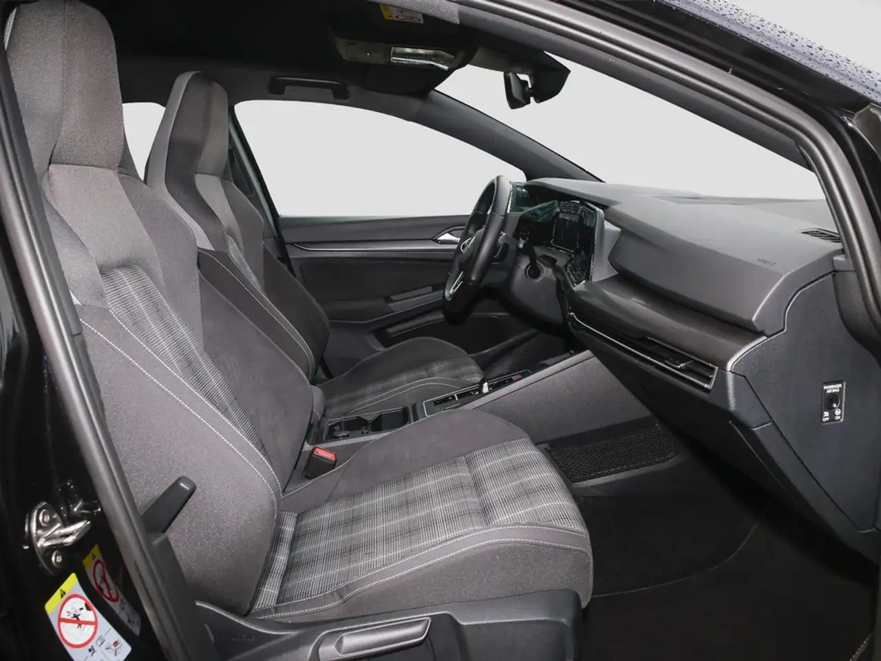 Volkswagen Golf GTD 2.0 TDI DSG Navi/Matrix/RFK 7