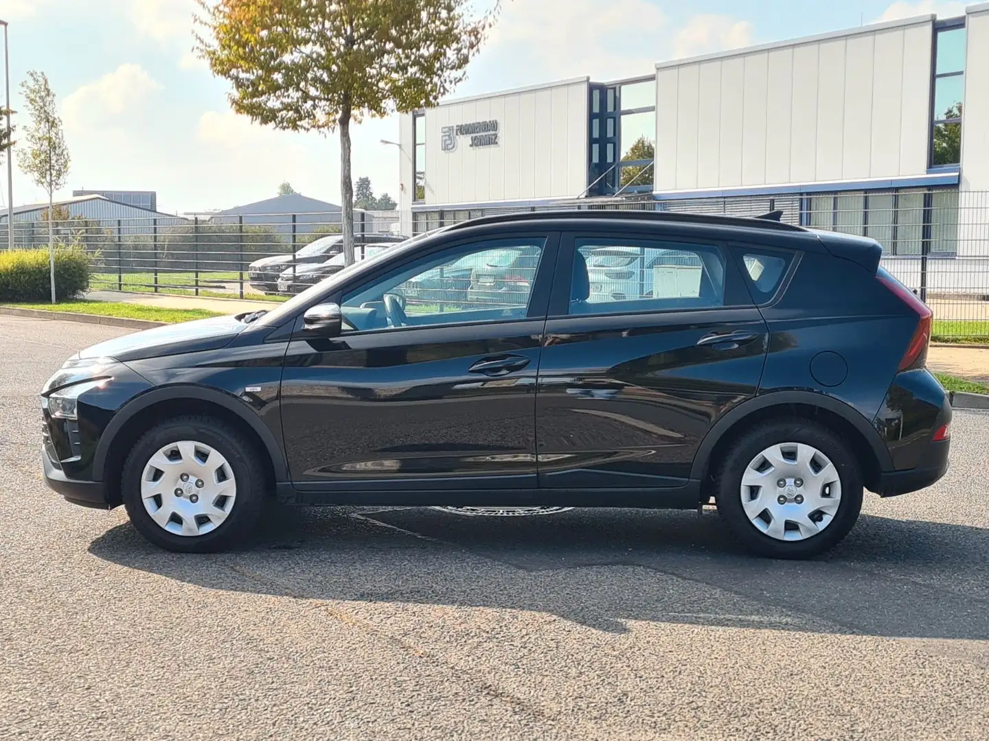 Hyundai BAYON Bayon Trend Mild-Hybrid 2WD*Navi*RFK*CarPlay*SHZ Schwarz - 2