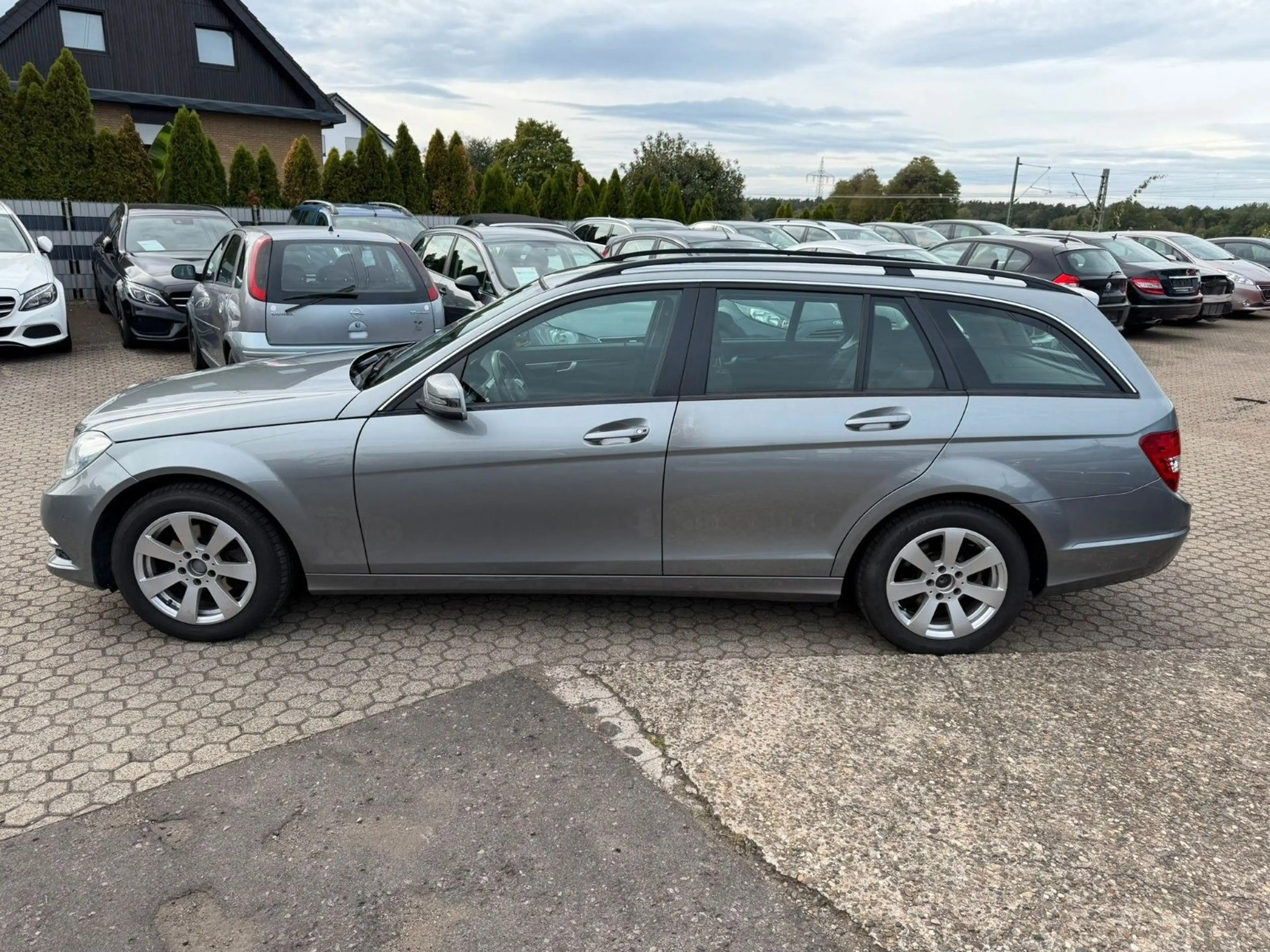 Mercedes-Benz C 180 CGI BlueEfficiency — photo 4