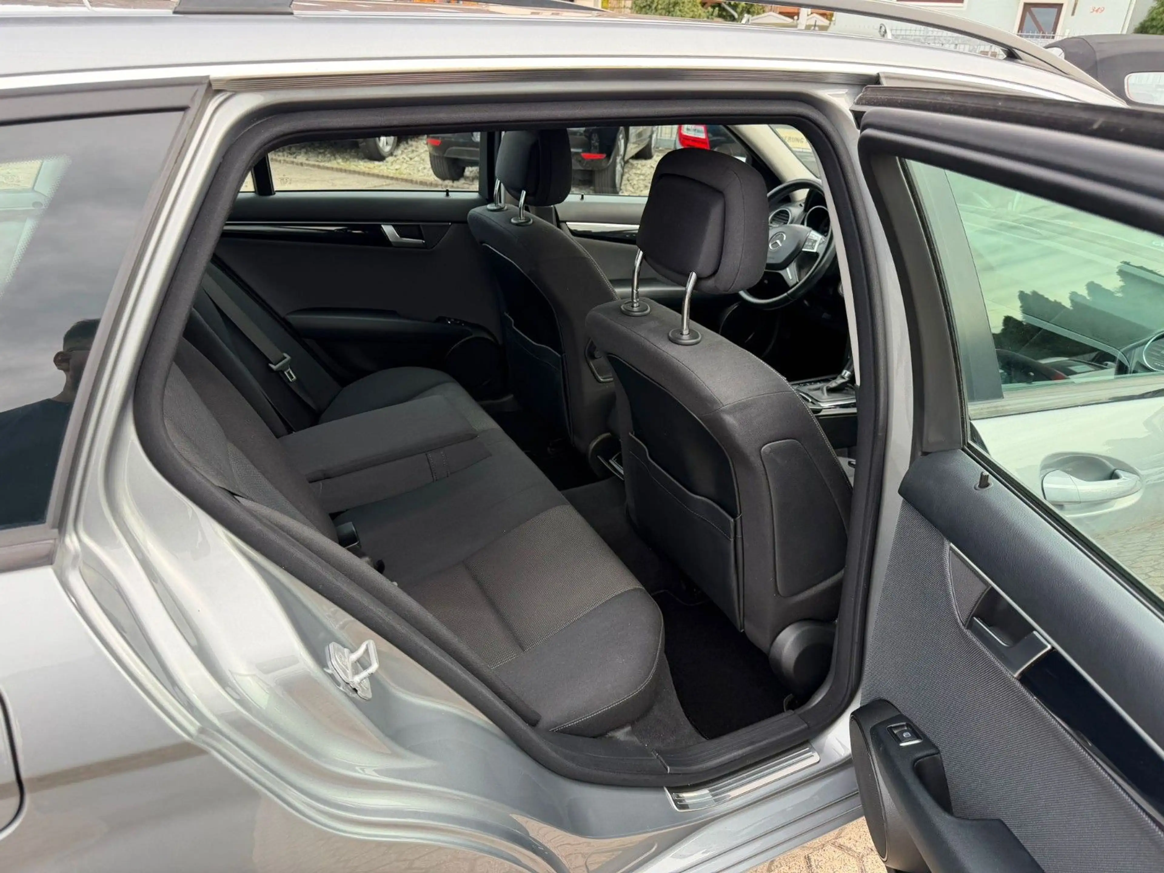 Mercedes-Benz C 180 CGI BlueEfficiency — photo 10
