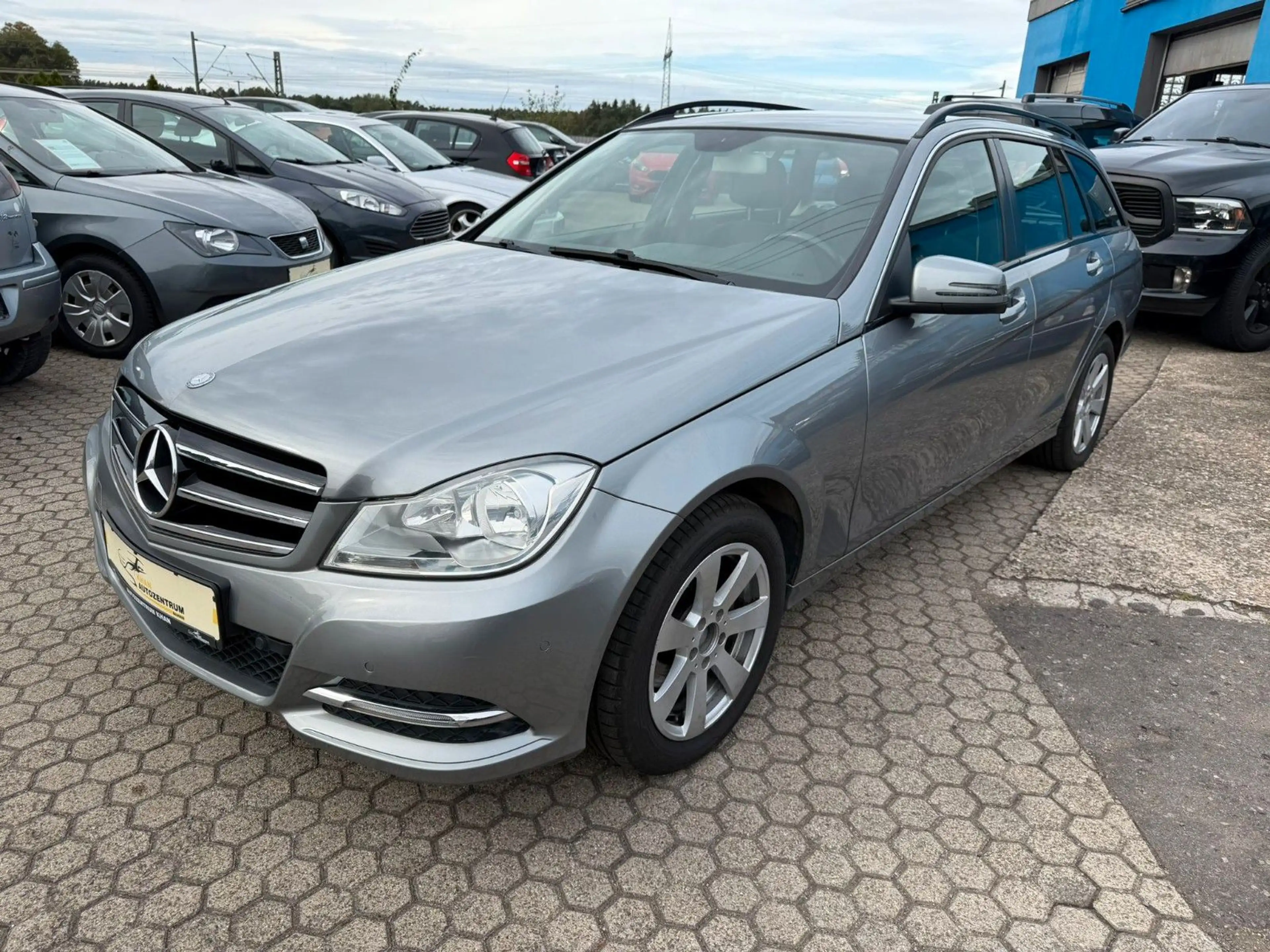 Mercedes-Benz C 180 CGI BlueEfficiency — photo 3