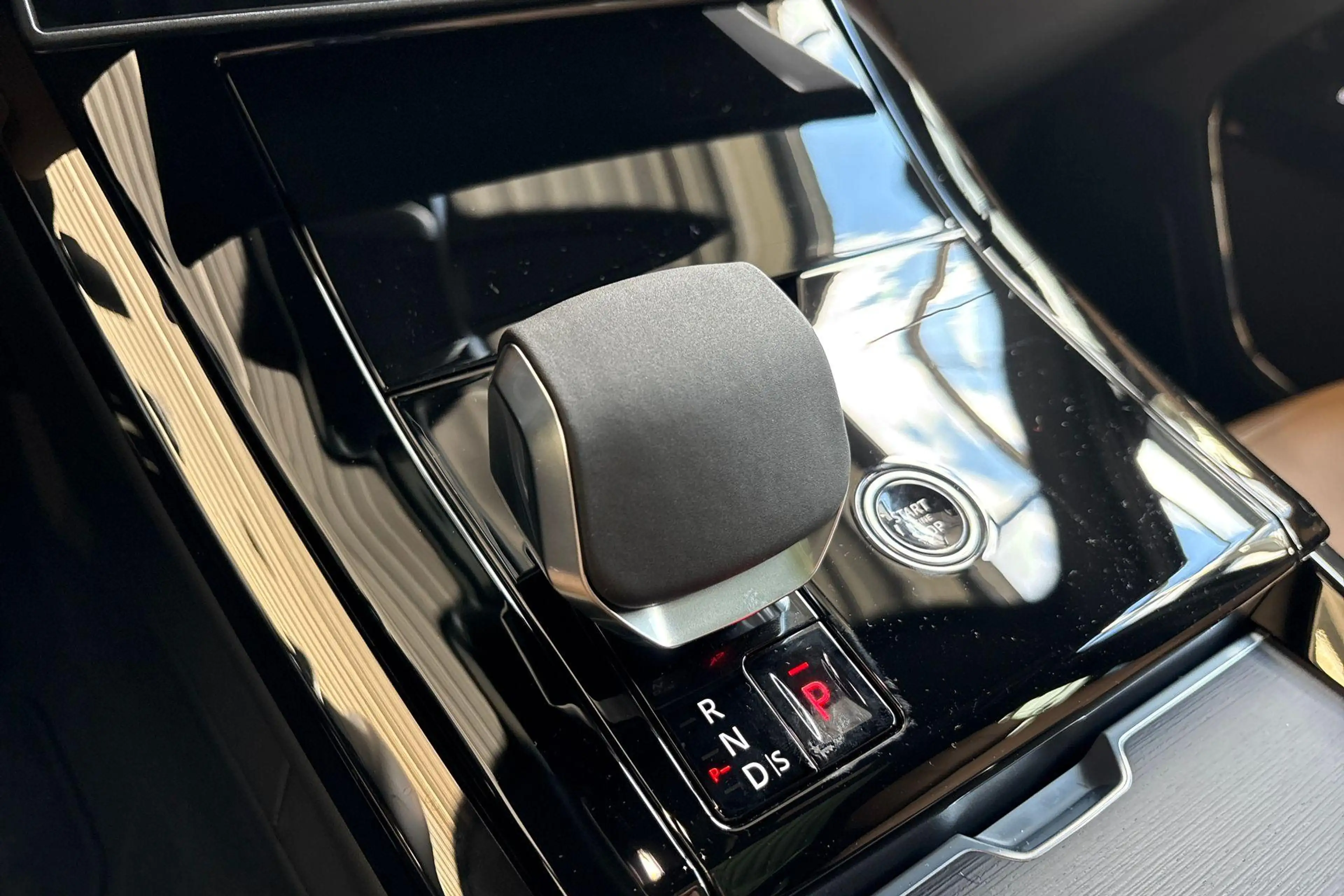 Land Rover Range Rover Sport P460e Dynamic SE | PANO | 22 INCH | STOELKOELING | — photo 15