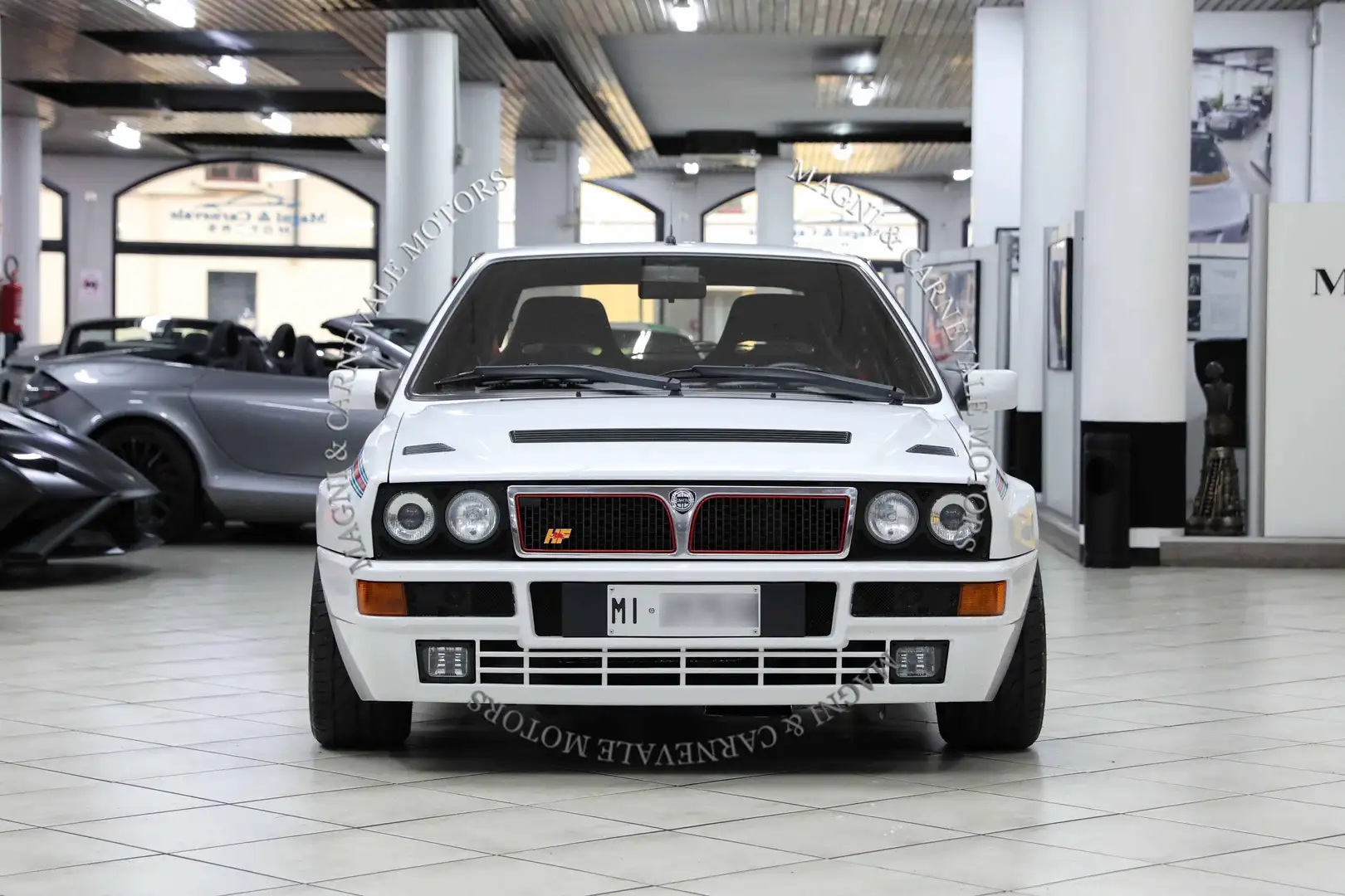 Lancia Delta HF INTEGRALE "MARTINI 5"|1 OF 400|TARGA "MI" Blanc - 2