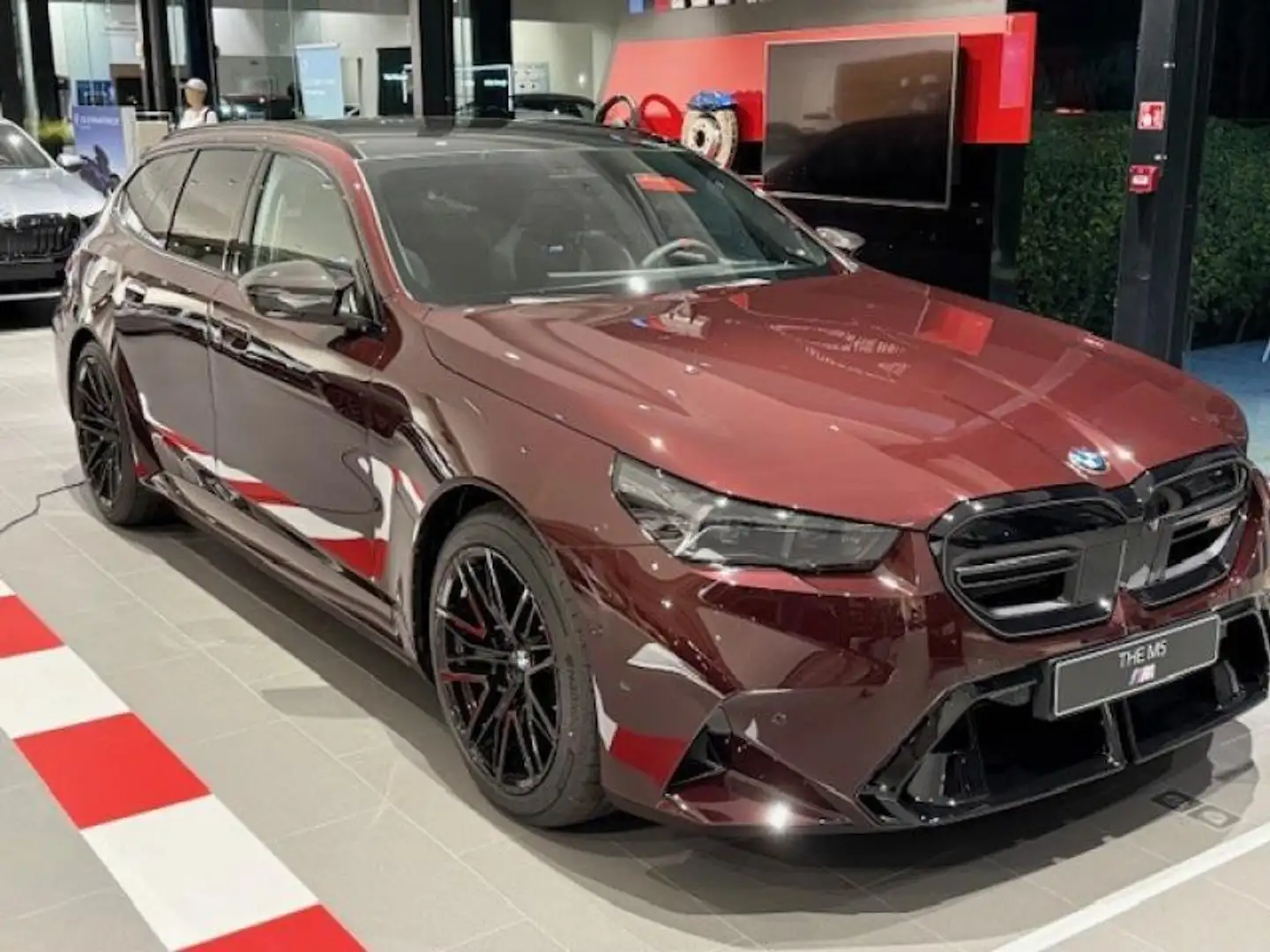 BMW M5 INDIVIDUAL - NIEUW Rouge - 1