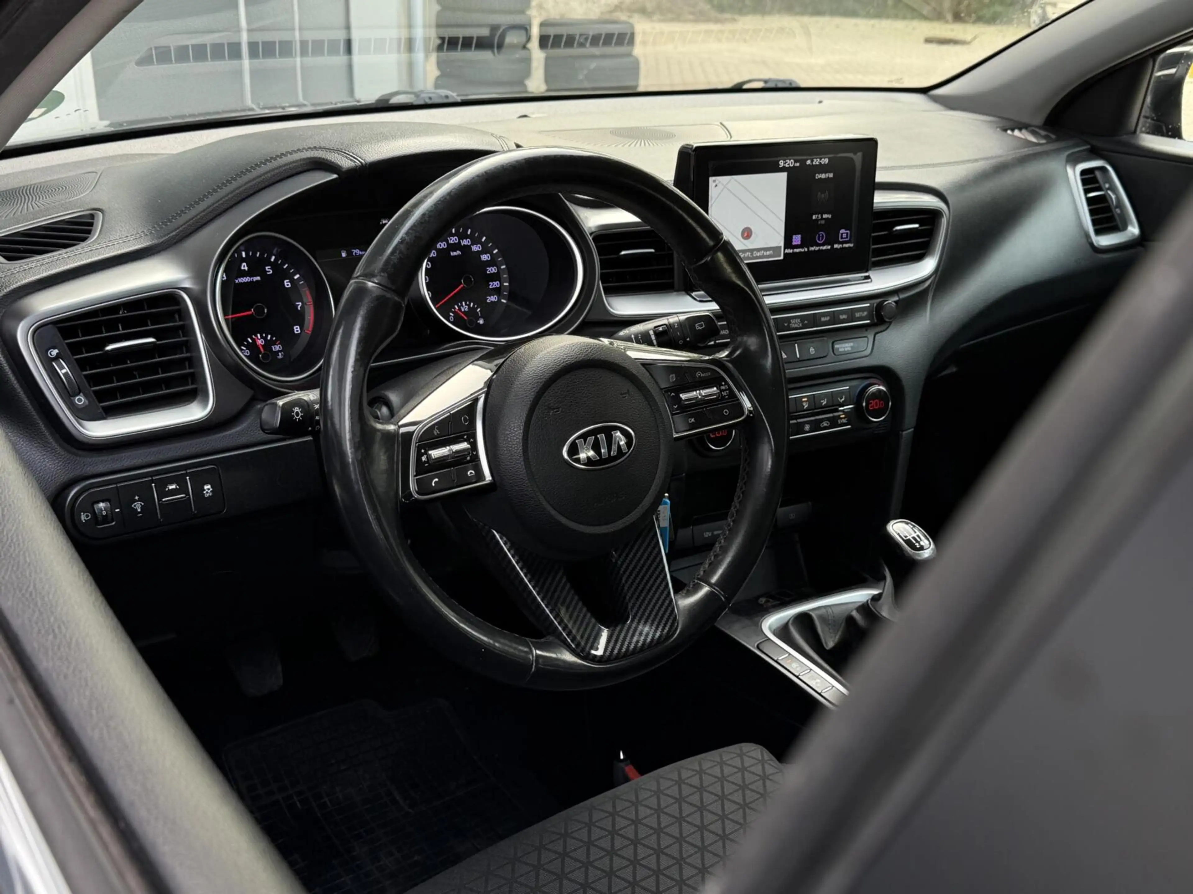 Kia Ceed / cee'd 1.0 T-GDi DynamicLine — photo 8