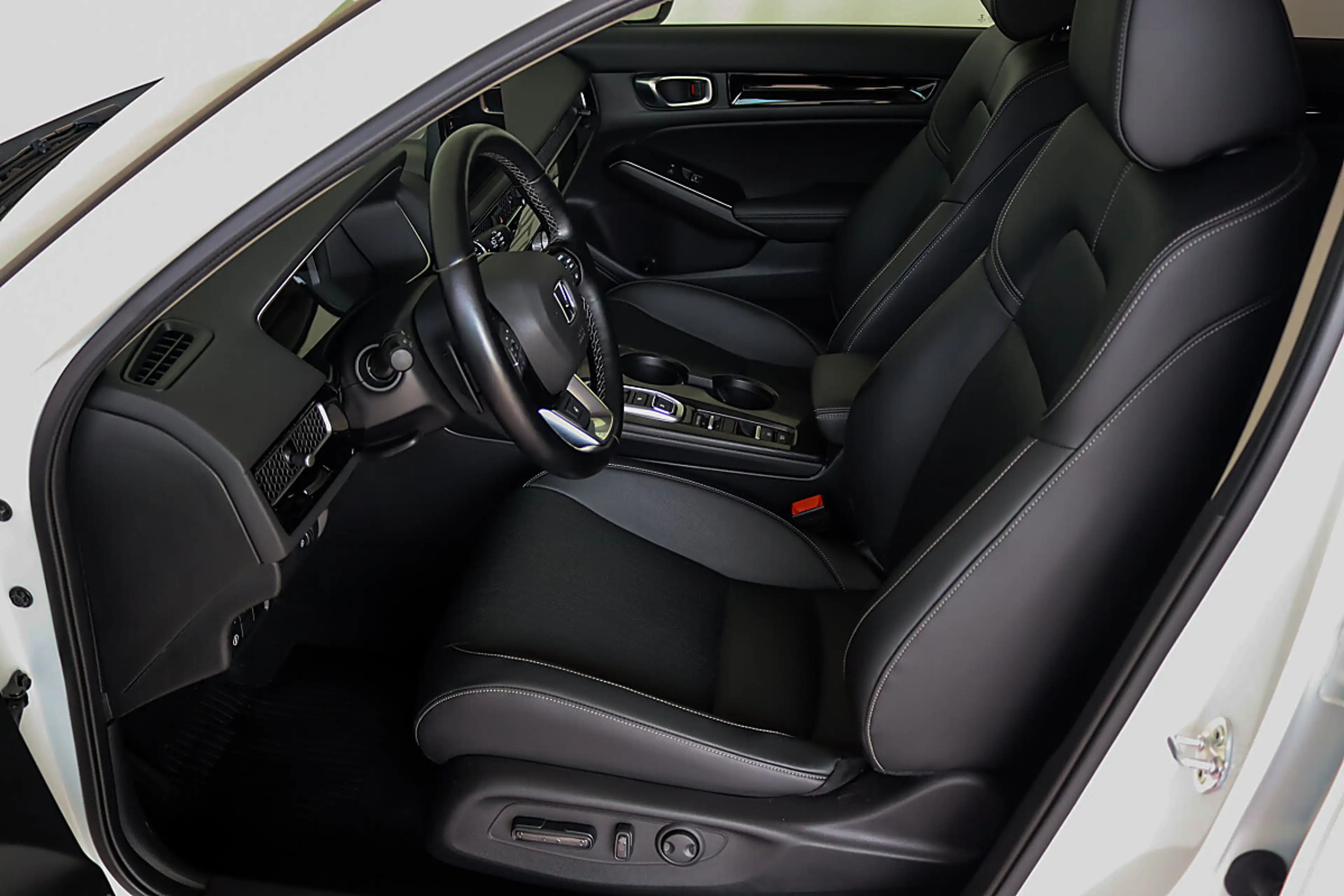 Honda Civic 2.0 i-MMD Hybrid Advance e-CVT Aut. — photo 9