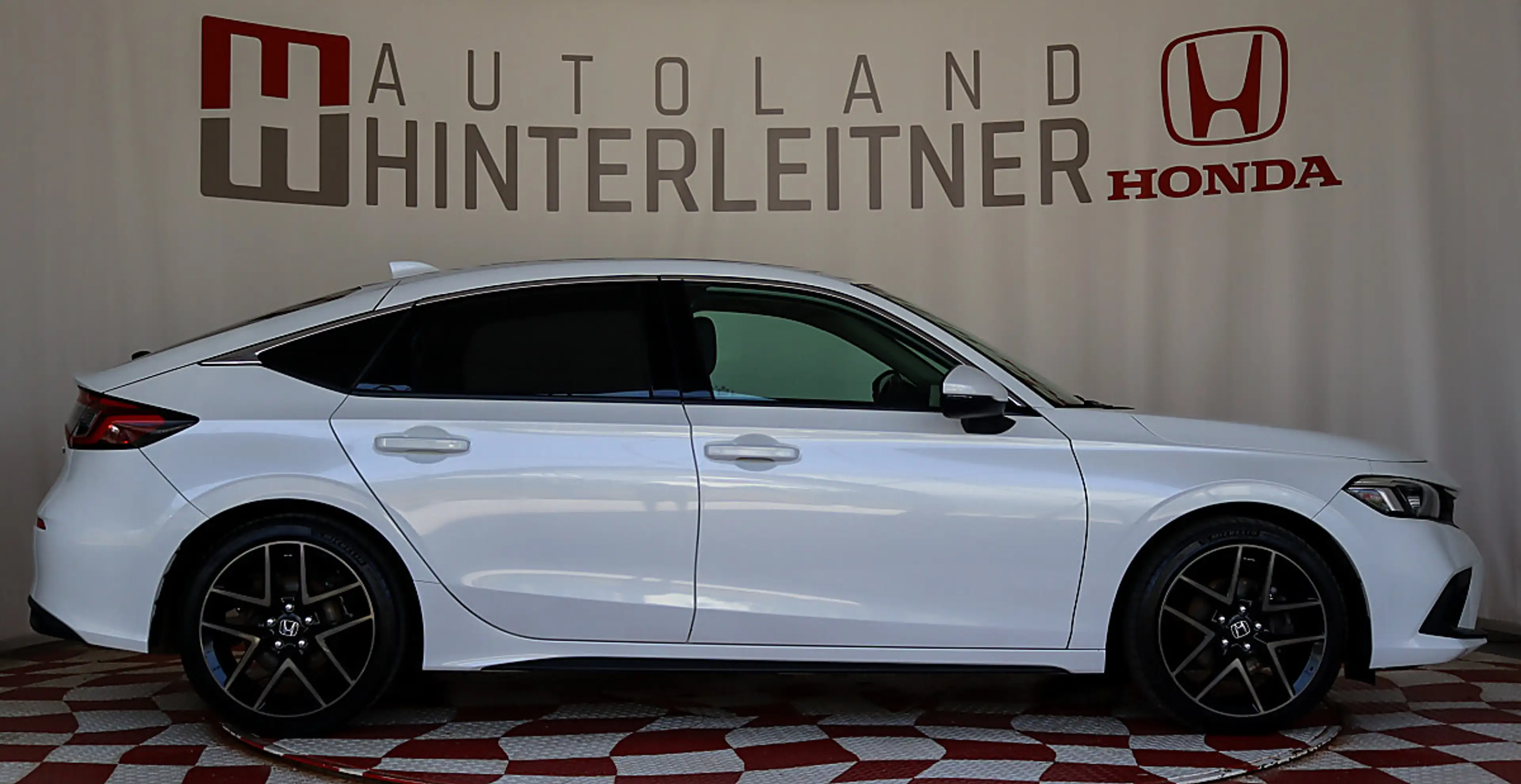 Honda Civic 2.0 i-MMD Hybrid Advance e-CVT Aut. — photo 4