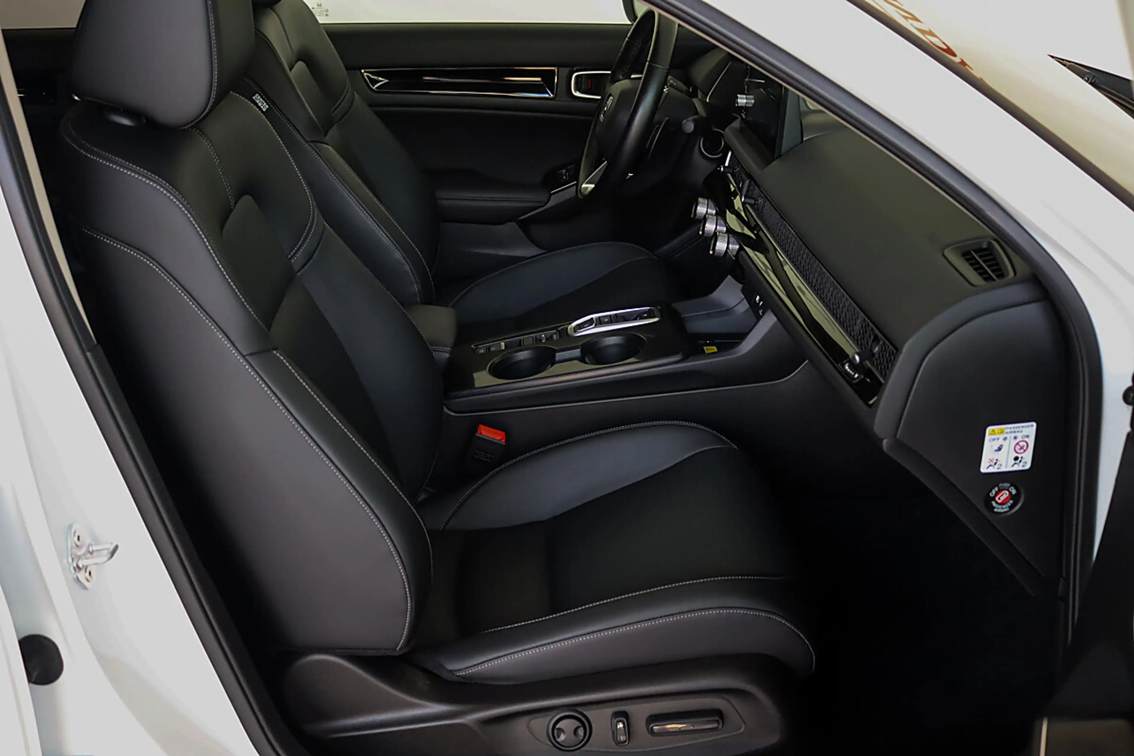 Honda Civic 2.0 i-MMD Hybrid Advance e-CVT Aut. — photo 10