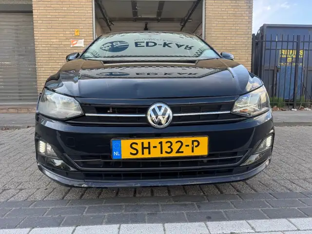Volkswagen Polo view 4