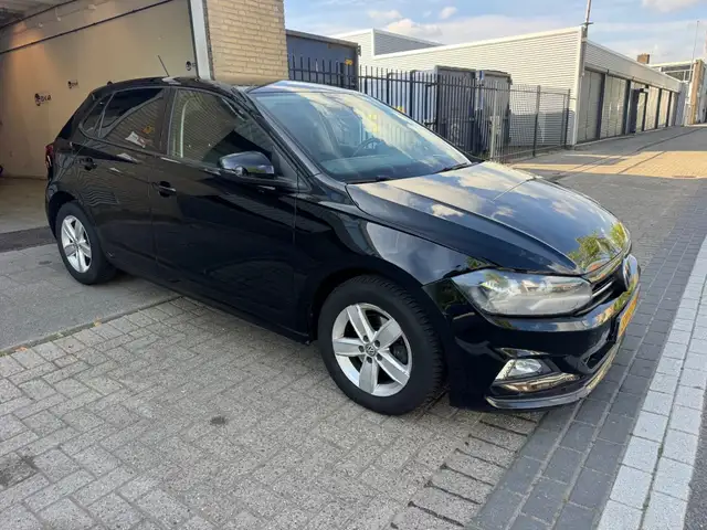 Volkswagen Polo view 5