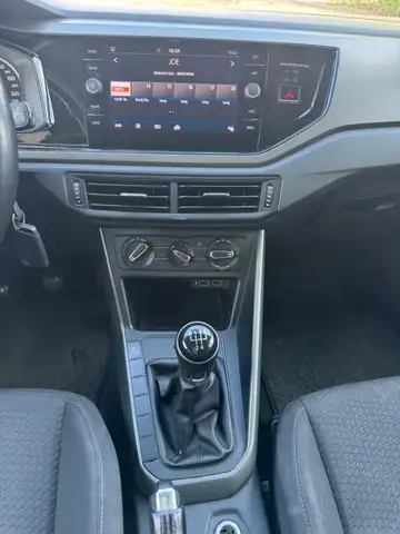 Volkswagen Polo view 3