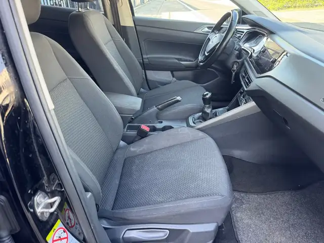 Volkswagen Polo view 9