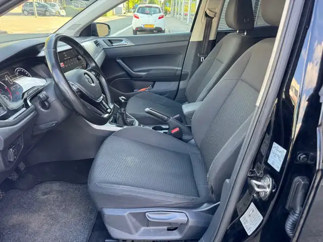 Volkswagen Polo view 11