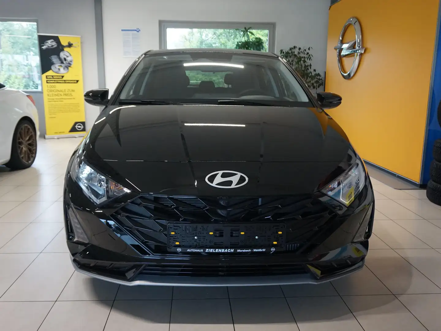 Hyundai i20 1.0 T-GDI Family Schwarz - 2