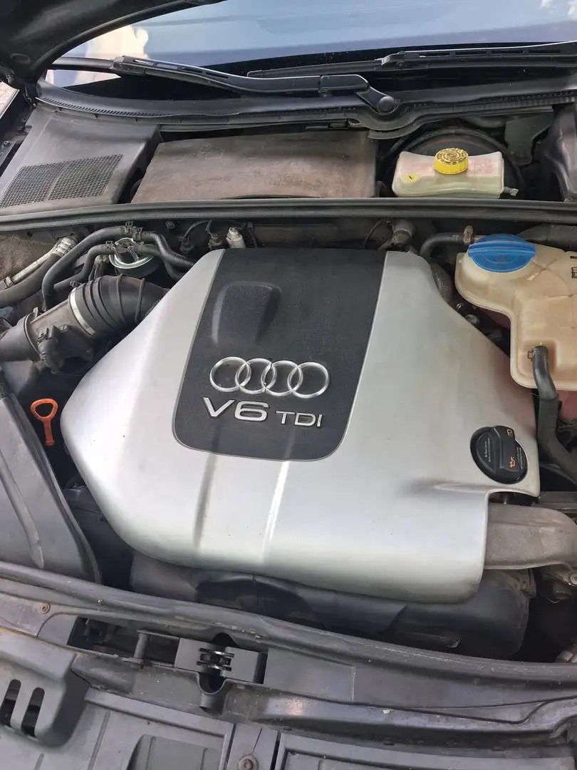 Audi A4 2.5 TDI multitronic - 2