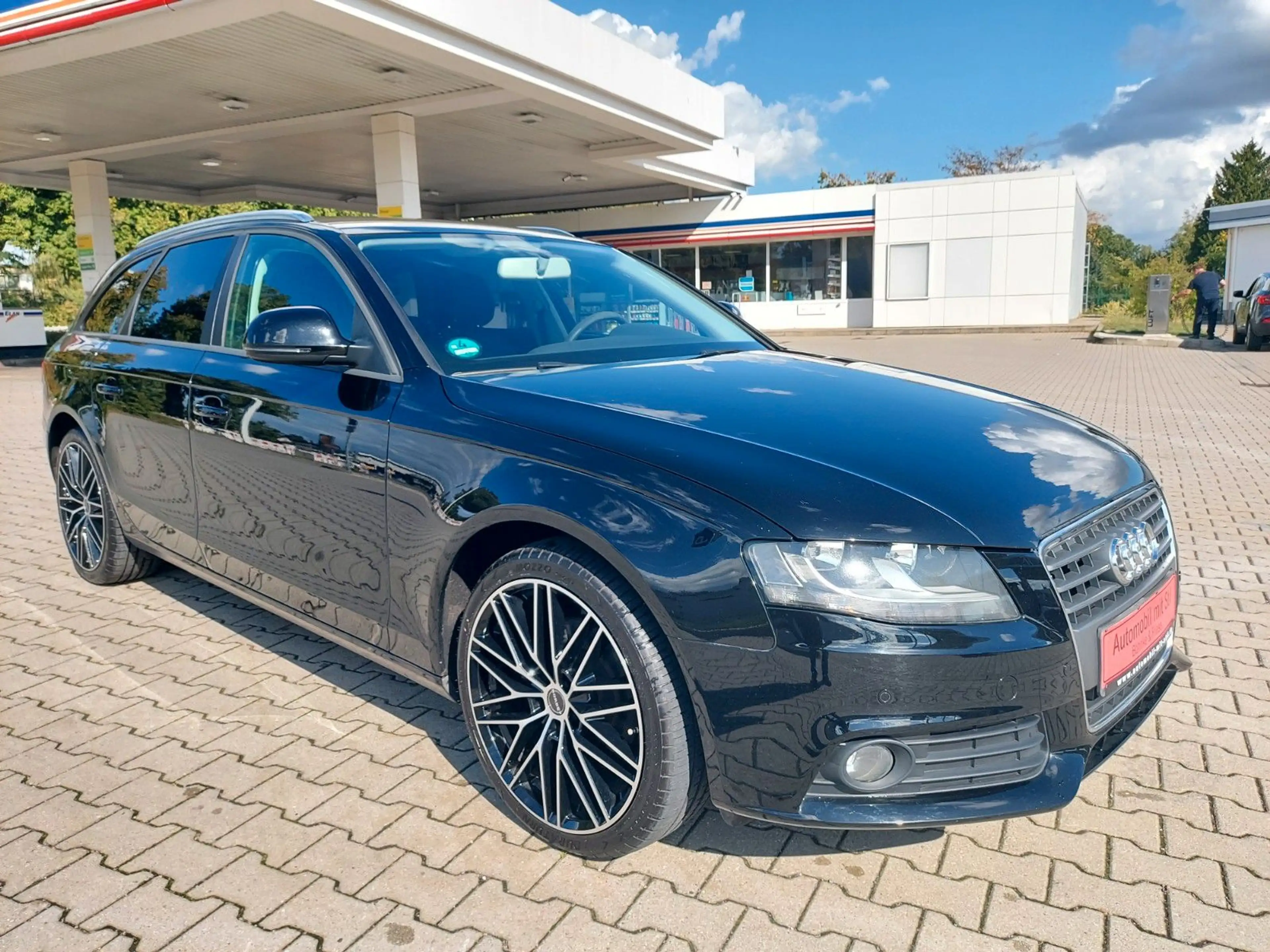 Audi A4 Avant Attraction Klima Navi PDC Tel.