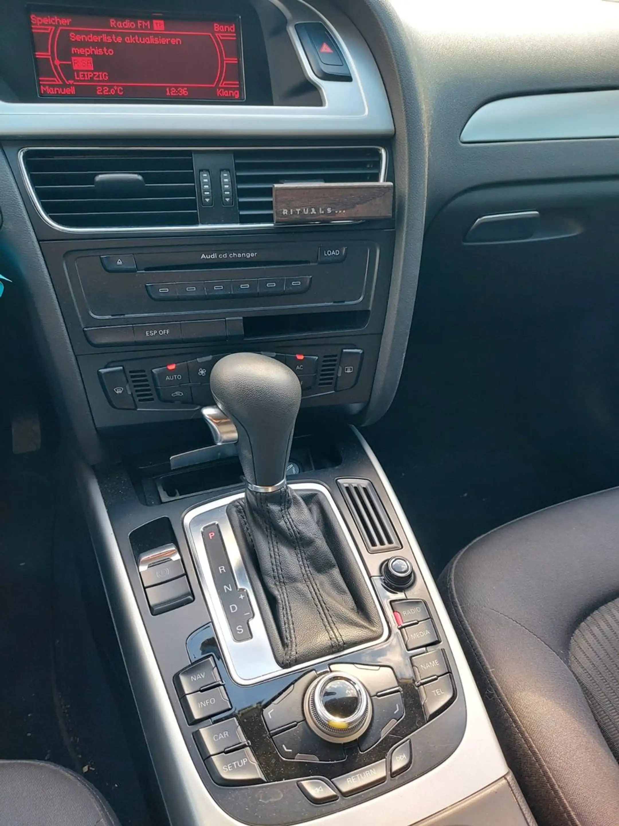 Audi A4 Avant Attraction Klima Navi PDC Tel. — photo 14