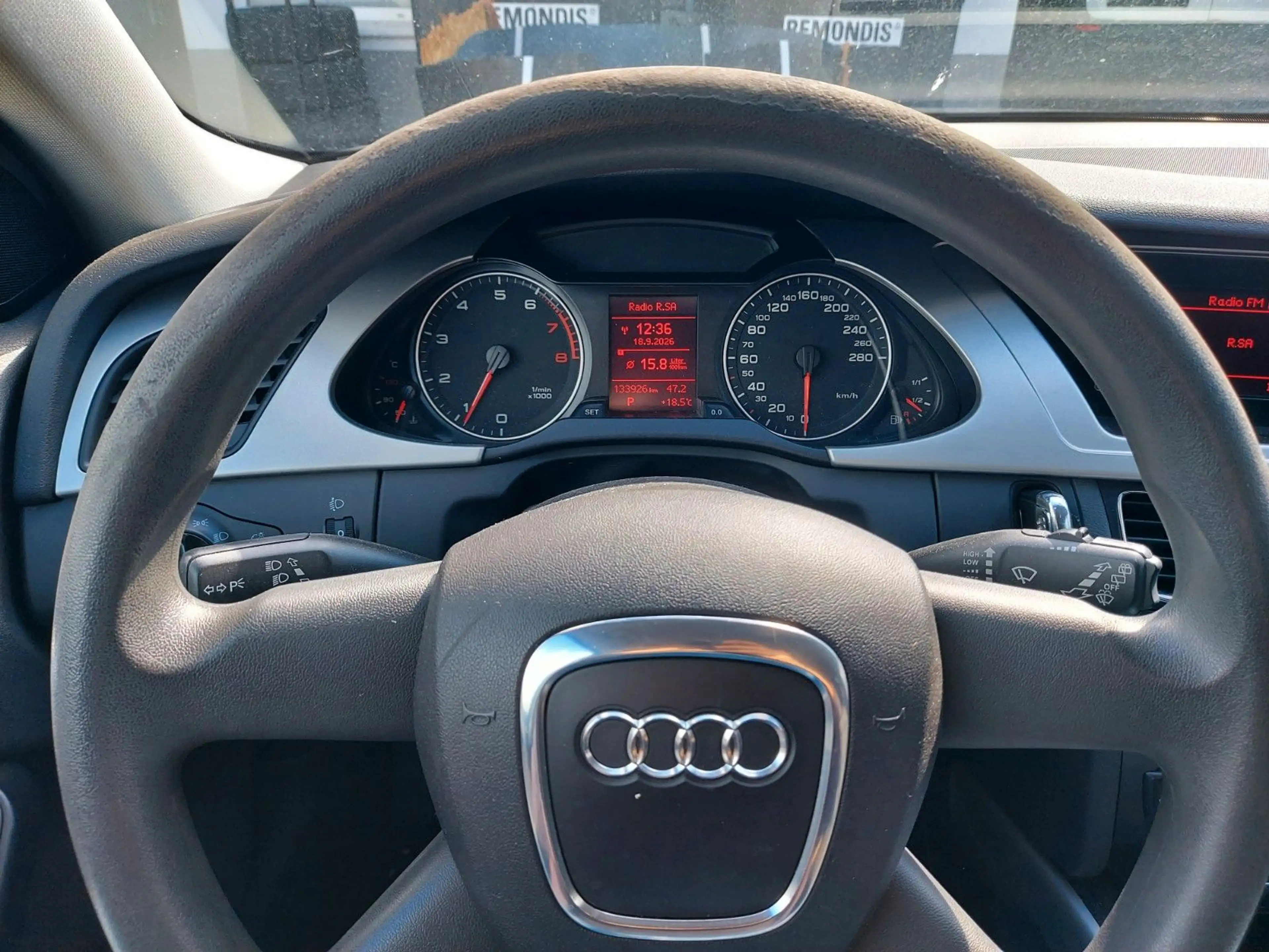 Audi A4 Avant Attraction Klima Navi PDC Tel. — photo 12