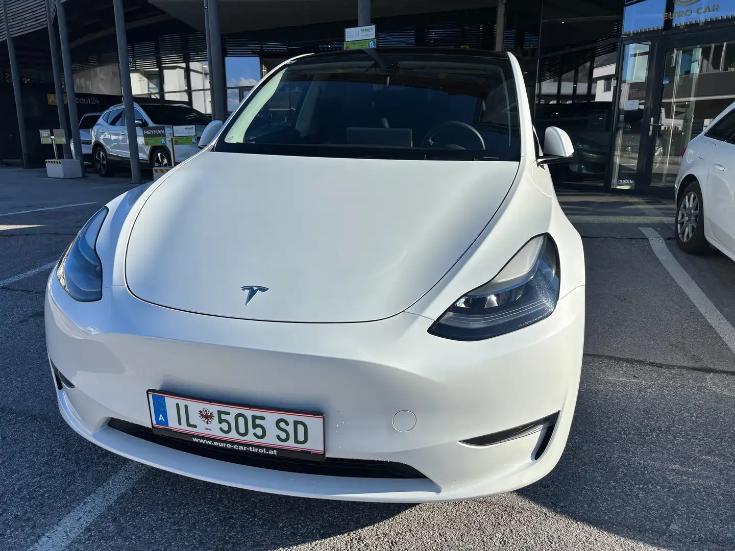Tesla Model Y Long Range Dual AWD Weiß - 1