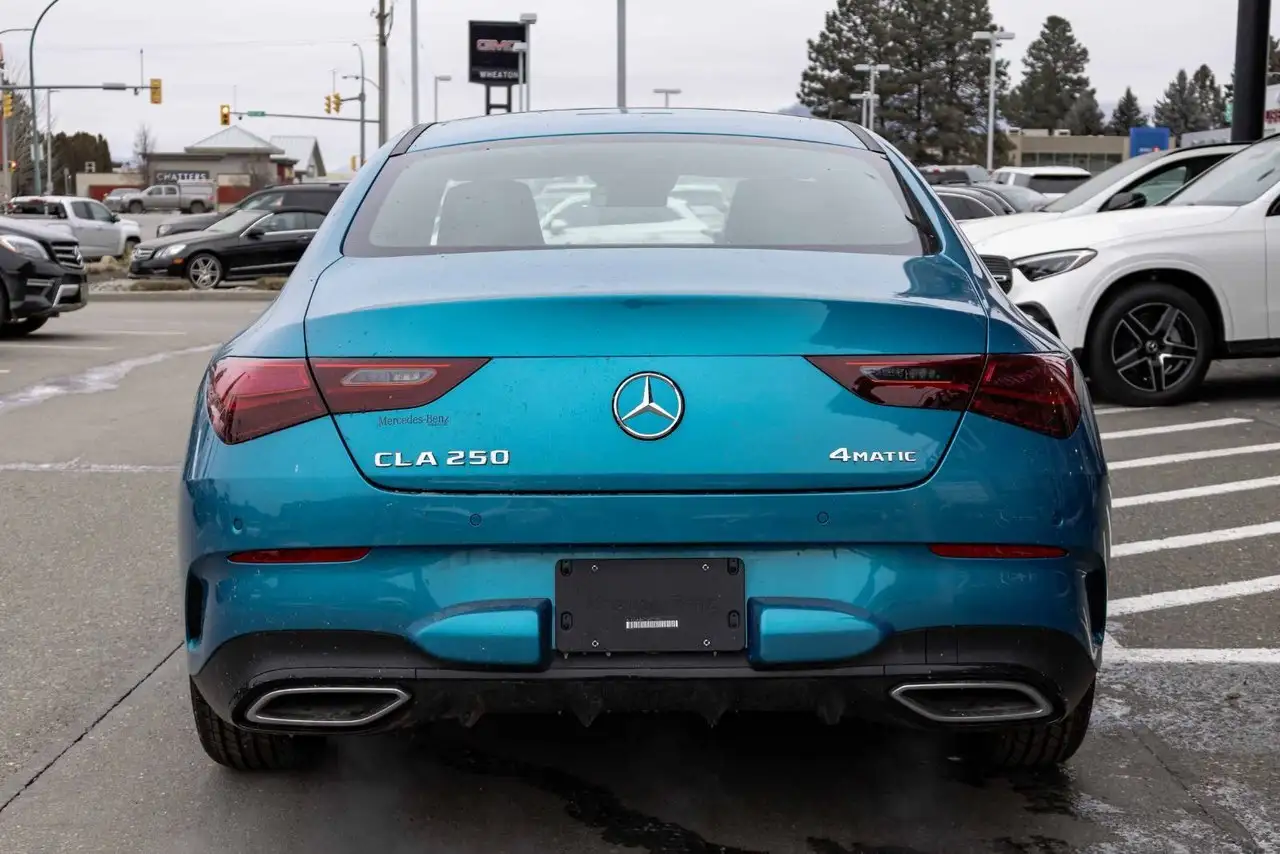 Mercedes-Benz CLA снимка Mercedes-Benz CLA