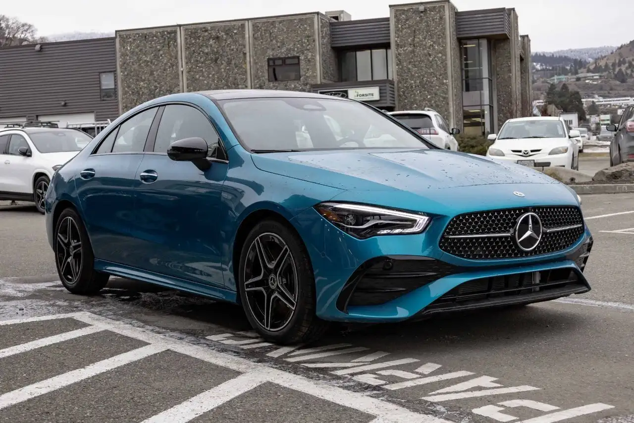 Mercedes-Benz CLA снимка Mercedes-Benz CLA