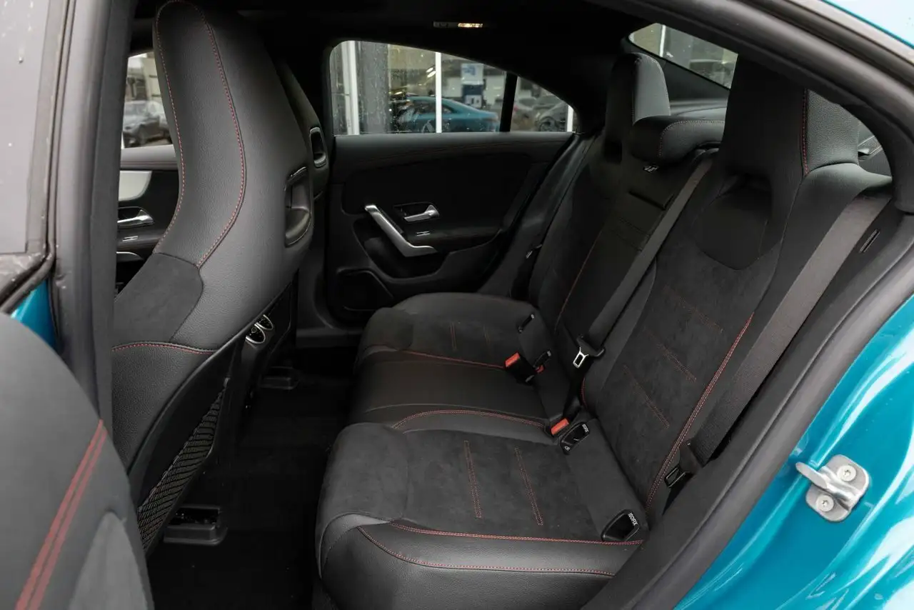 Mercedes-Benz CLA снимка Mercedes-Benz CLA