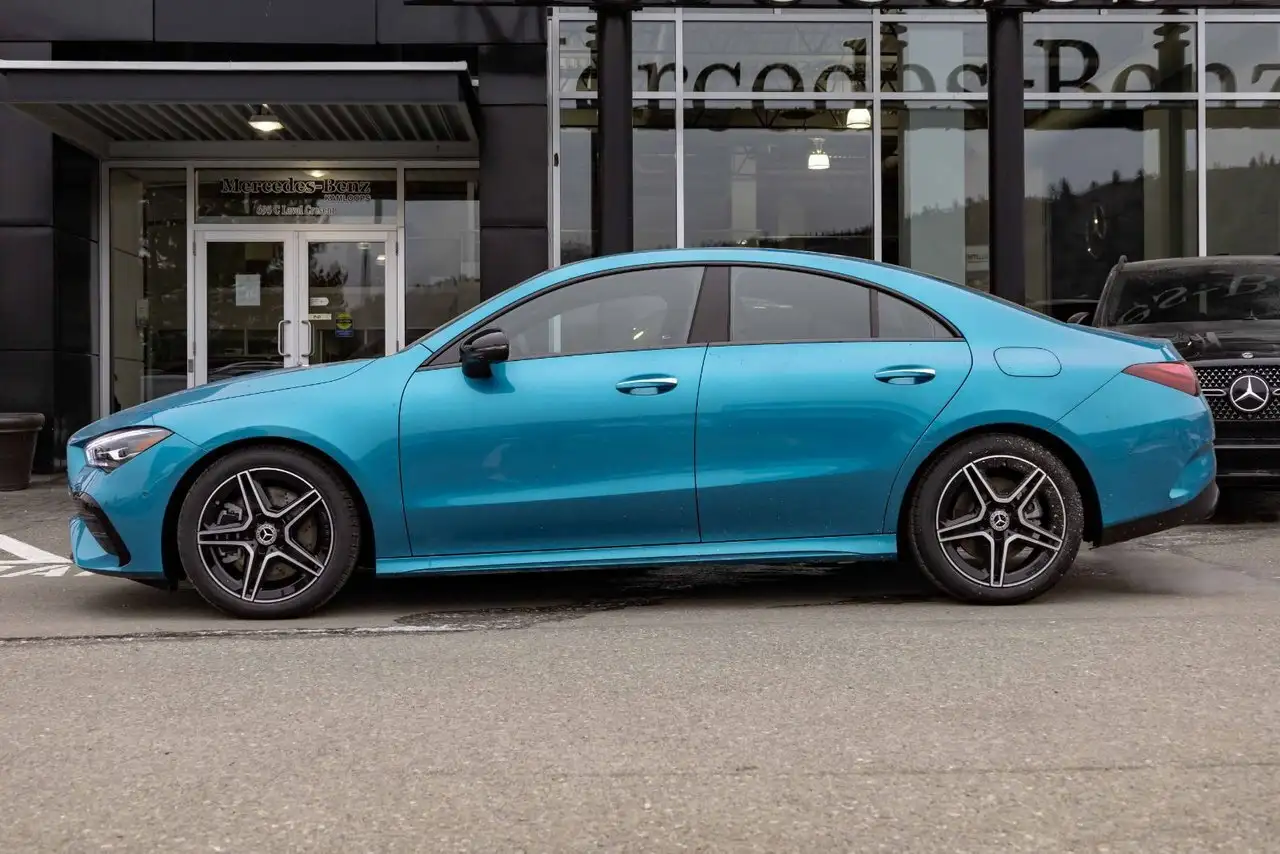Mercedes-Benz CLA снимка Mercedes-Benz CLA
