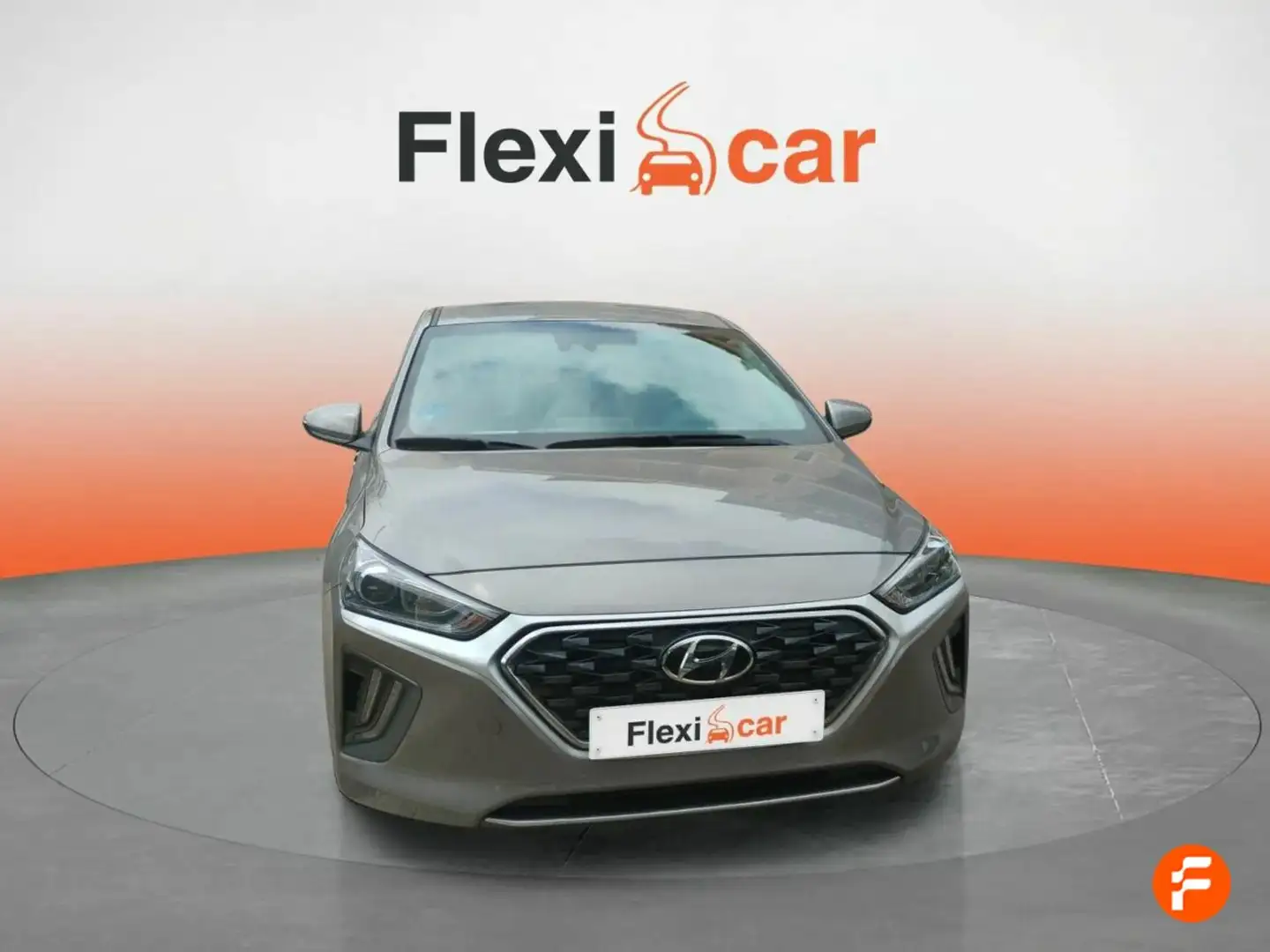 Hyundai IONIQ 1.6 GDI PHEV Klass DCT bež - 2