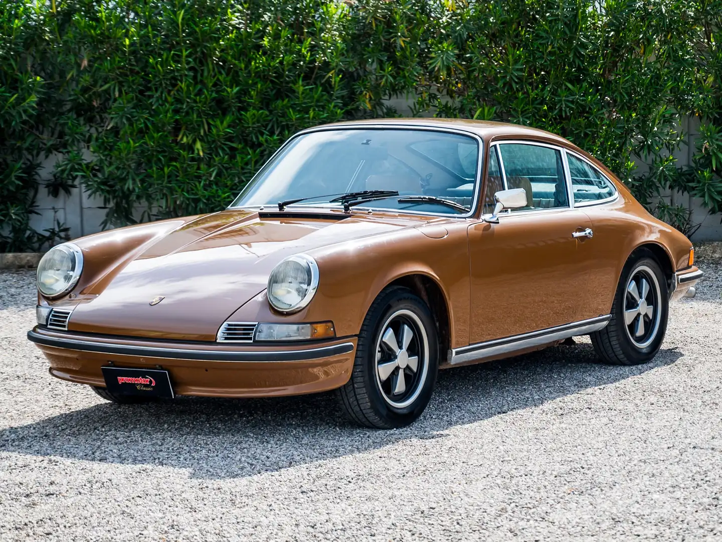 Porsche 911 2.4 S Bruin - 1