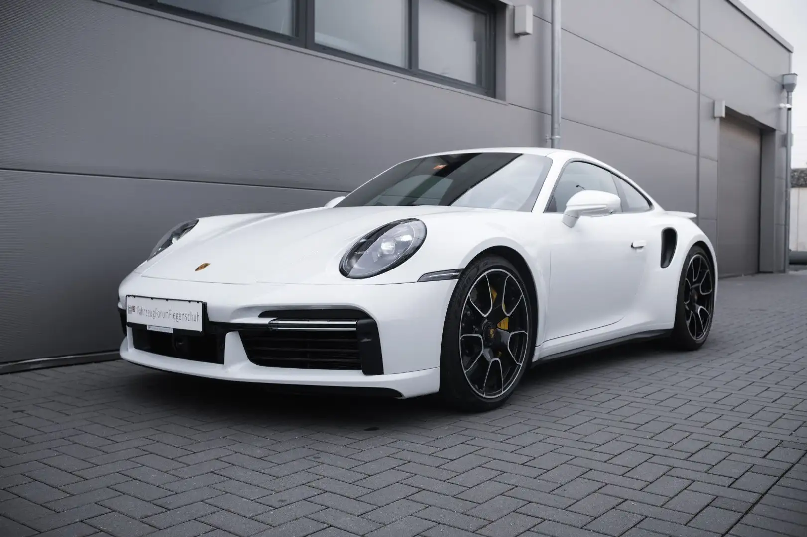 Porsche 992 /911 Turbo S - Lift - LED - 360´´ - InnoDrive Weiß - 2