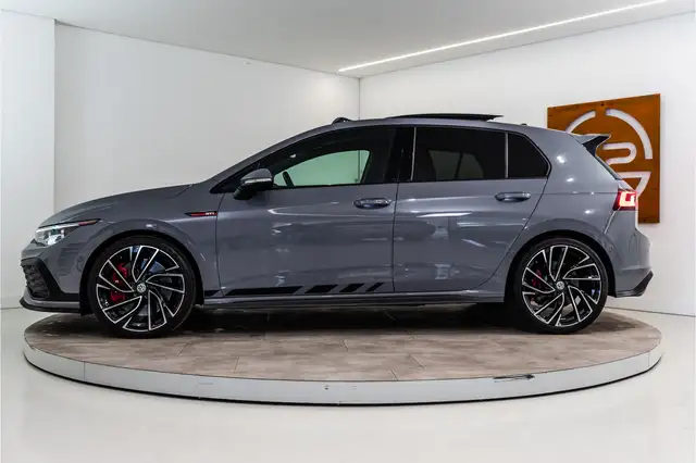 Volkswagen Golf view 2