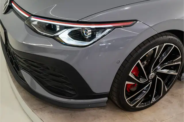 Volkswagen Golf view 12