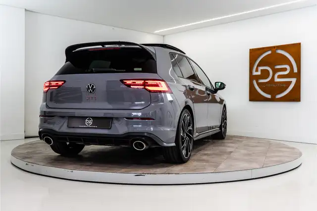 Volkswagen Golf view 5