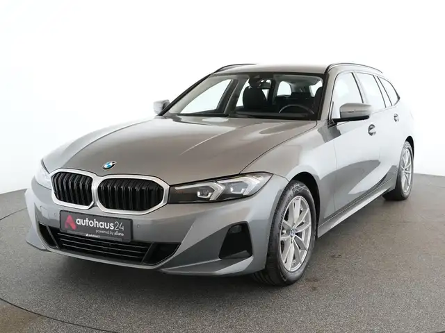 BMW 3 Series view 3