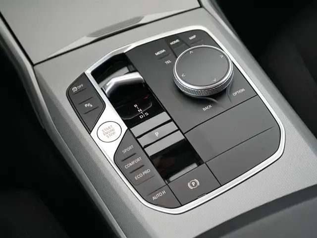 BMW 3 Series view 13